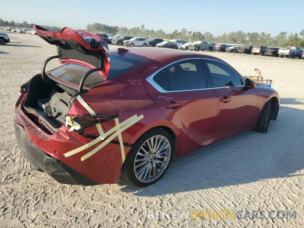 3 fotografías del automóvil dañado JTHDA1D27N5121388 LEXUS IS 2022