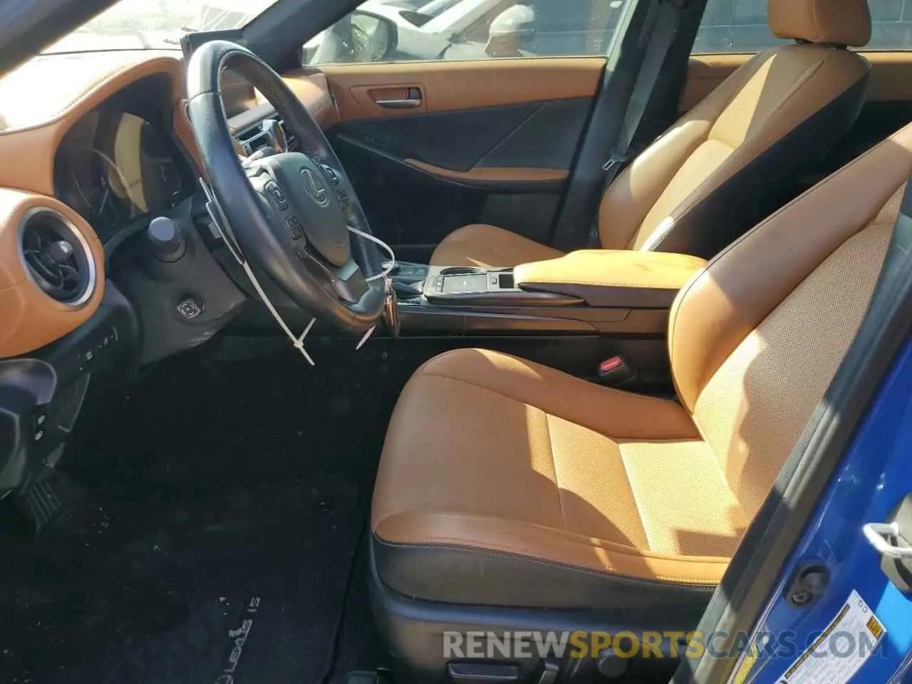 7 fotografías del automóvil dañado JTHDA1D28N5120959 LEXUS IS 2022
