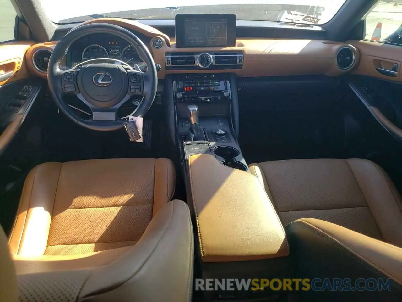 8 fotografías del automóvil dañado JTHDA1D28N5120959 LEXUS IS 2022