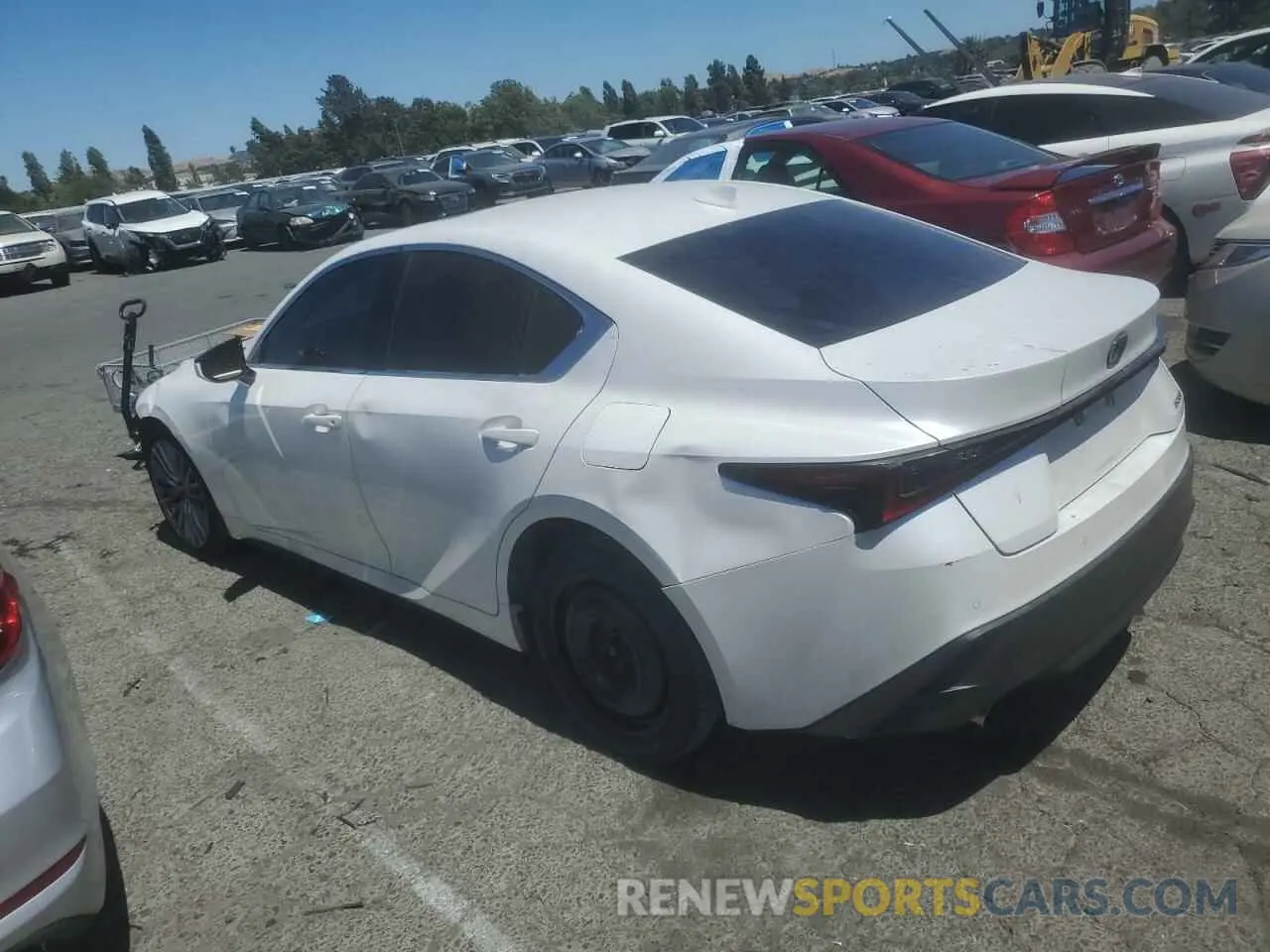 2 fotografías del automóvil dañado JTHDA1D2XN5119781 LEXUS IS 2022