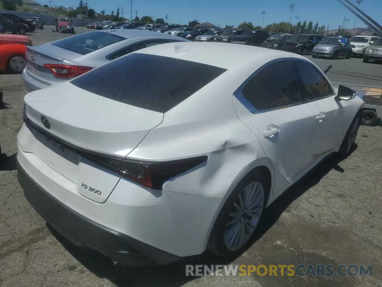3 fotografías del automóvil dañado JTHDA1D2XN5119781 LEXUS IS 2022