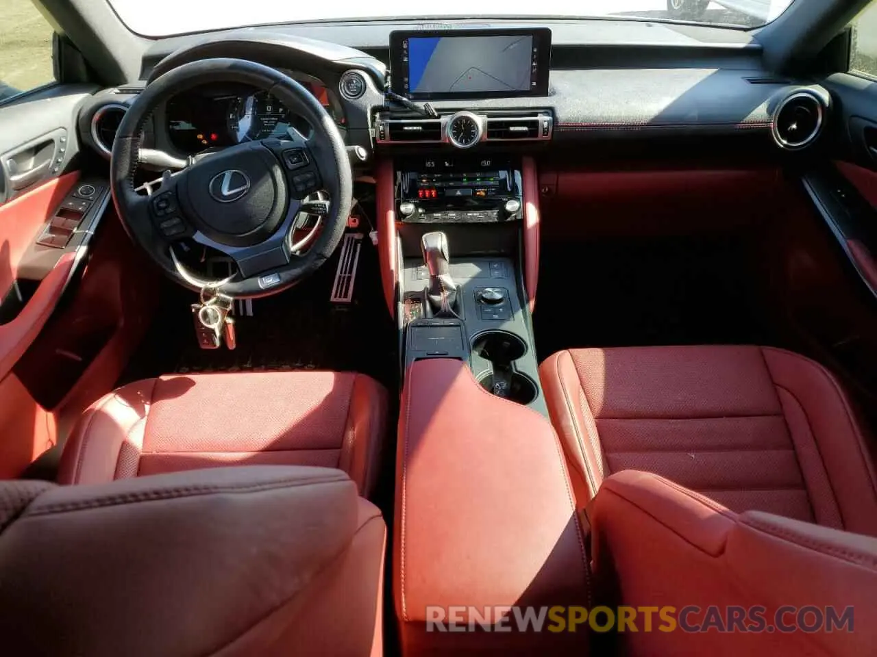 8 fotografías del automóvil dañado JTHG81F22N5048386 LEXUS IS 2022