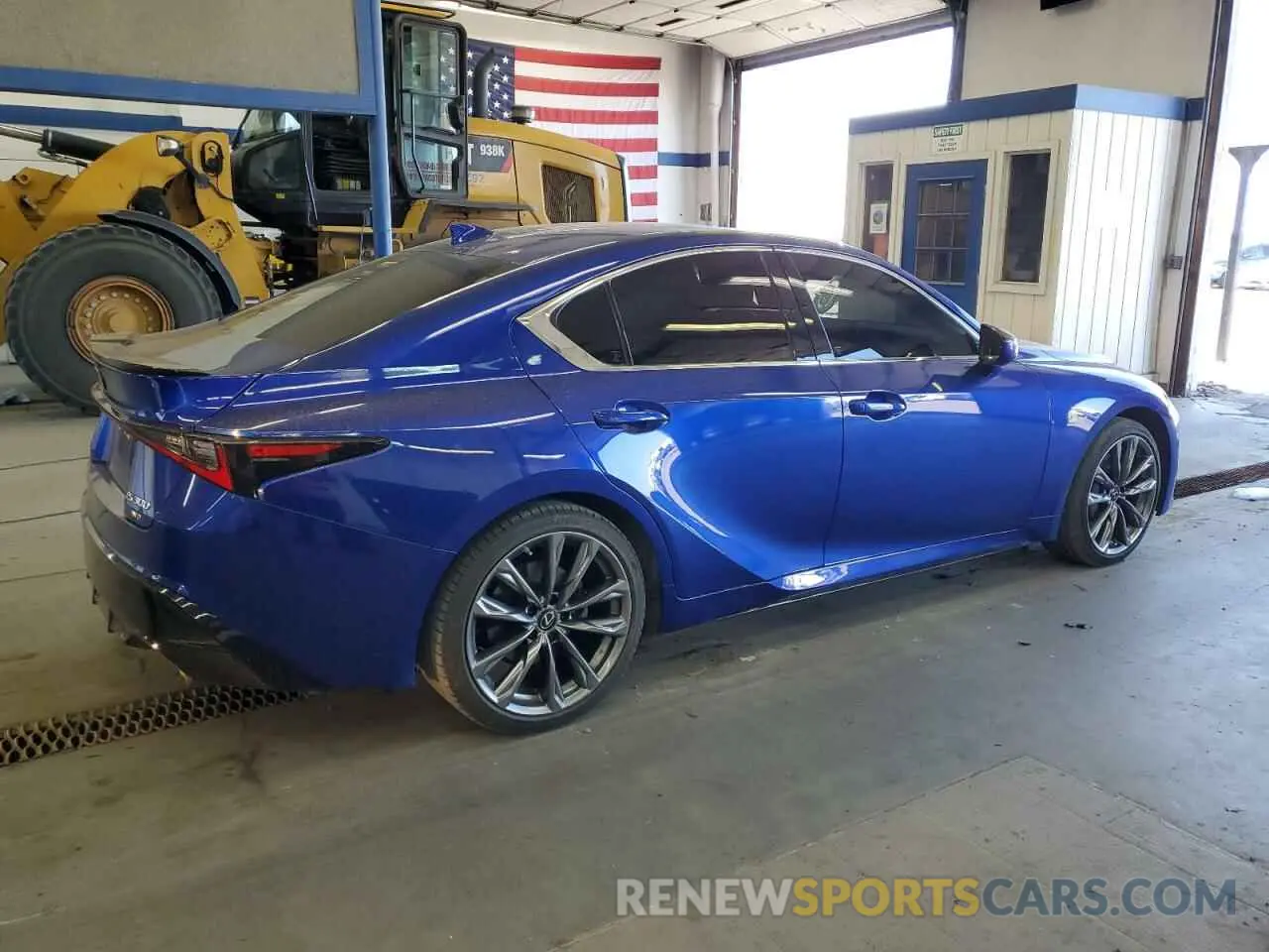 3 fotografías del automóvil dañado JTHG81F28N5048165 LEXUS IS 2022