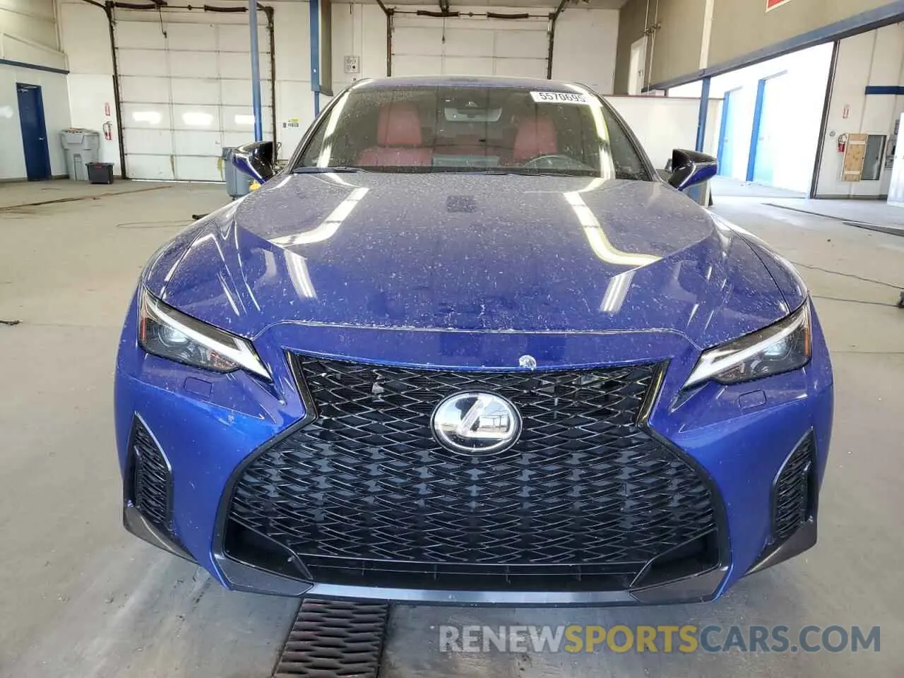 5 fotografías del automóvil dañado JTHG81F28N5048165 LEXUS IS 2022