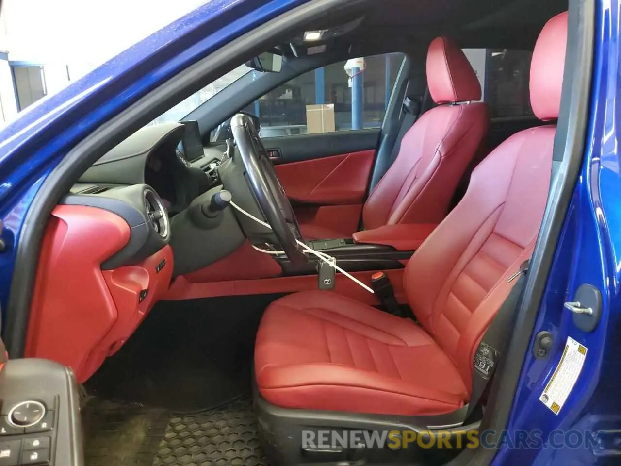 7 fotografías del automóvil dañado JTHG81F28N5048165 LEXUS IS 2022