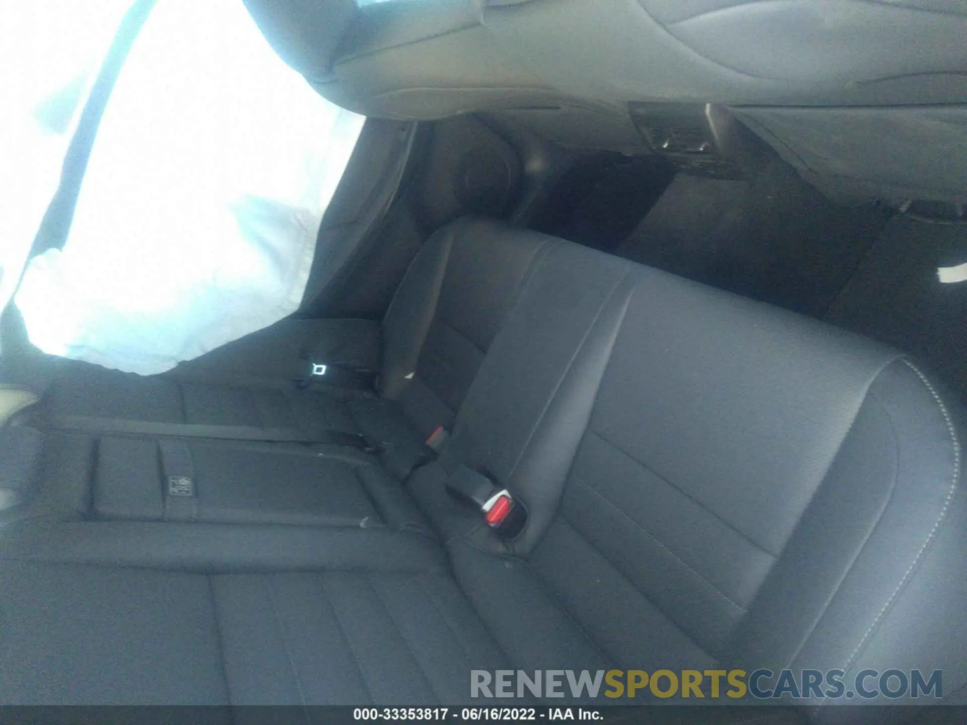 8 fotografías del automóvil dañado JTHGZ1B22N5053977 LEXUS IS 2022