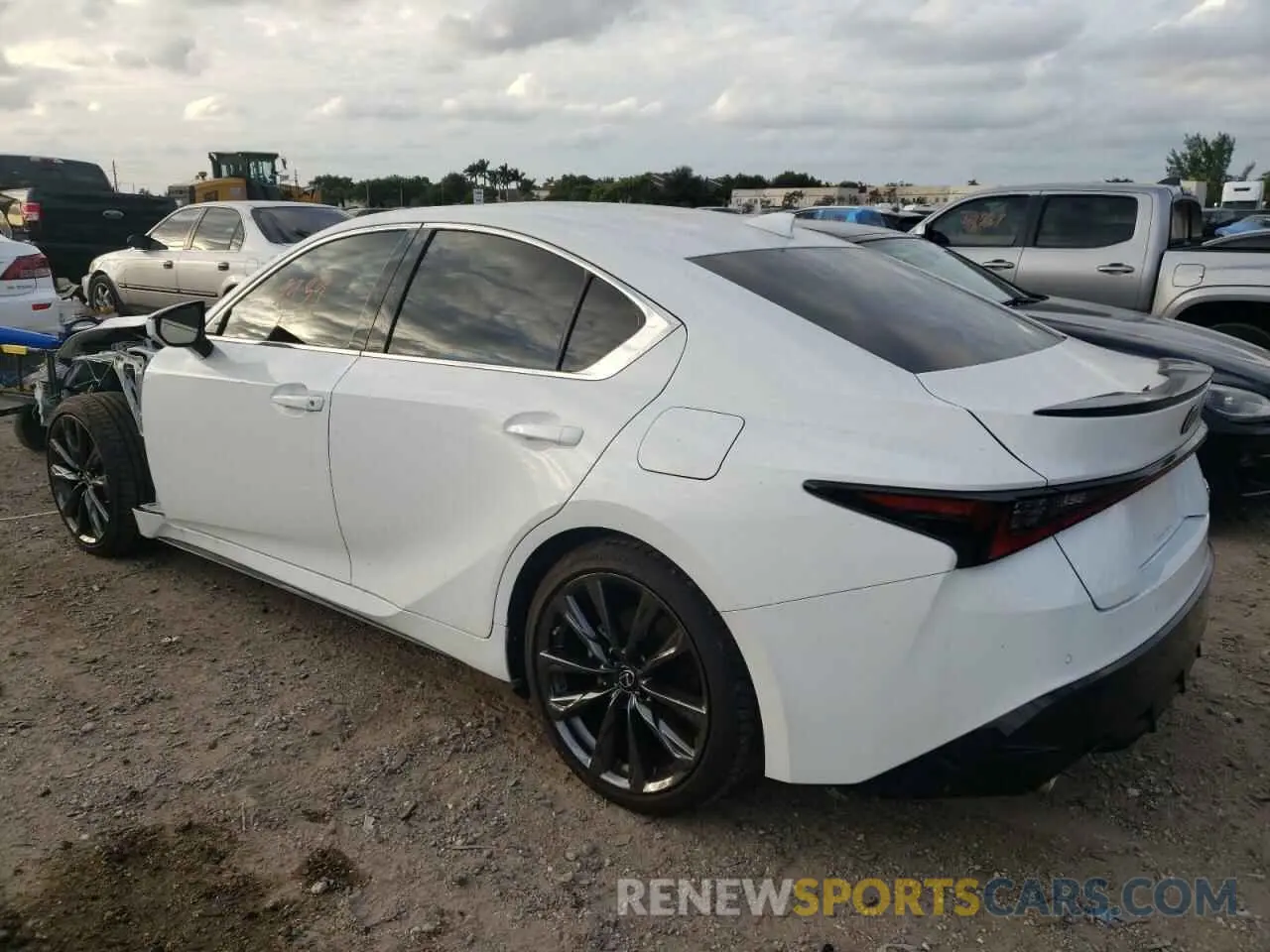 2 fotografías del automóvil dañado JTHGZ1B27N5052100 LEXUS IS 2022