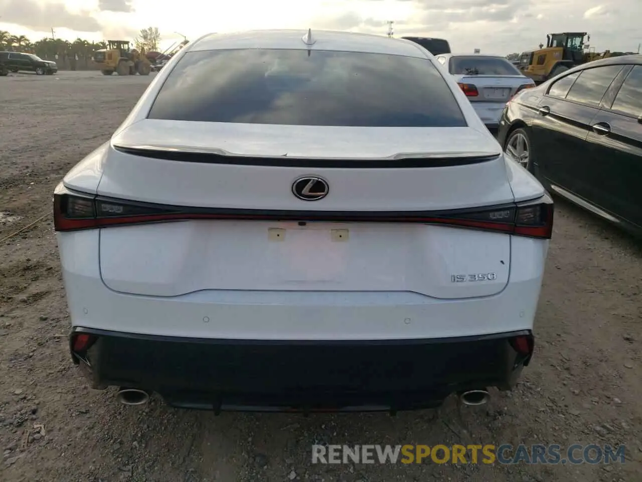 6 fotografías del automóvil dañado JTHGZ1B27N5052100 LEXUS IS 2022