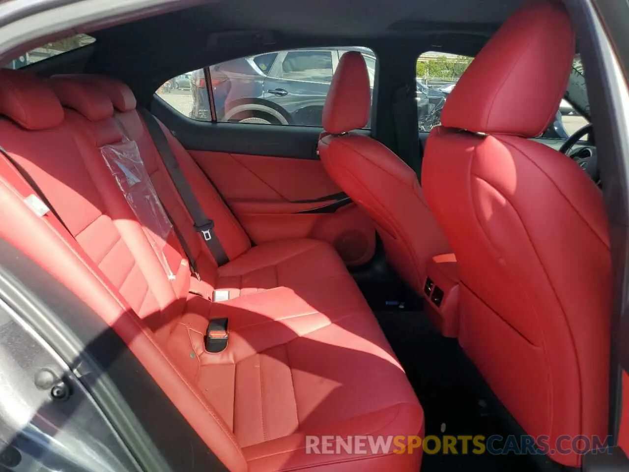 10 fotografías del automóvil dañado JTHGZ1B28N5050744 LEXUS IS 2022