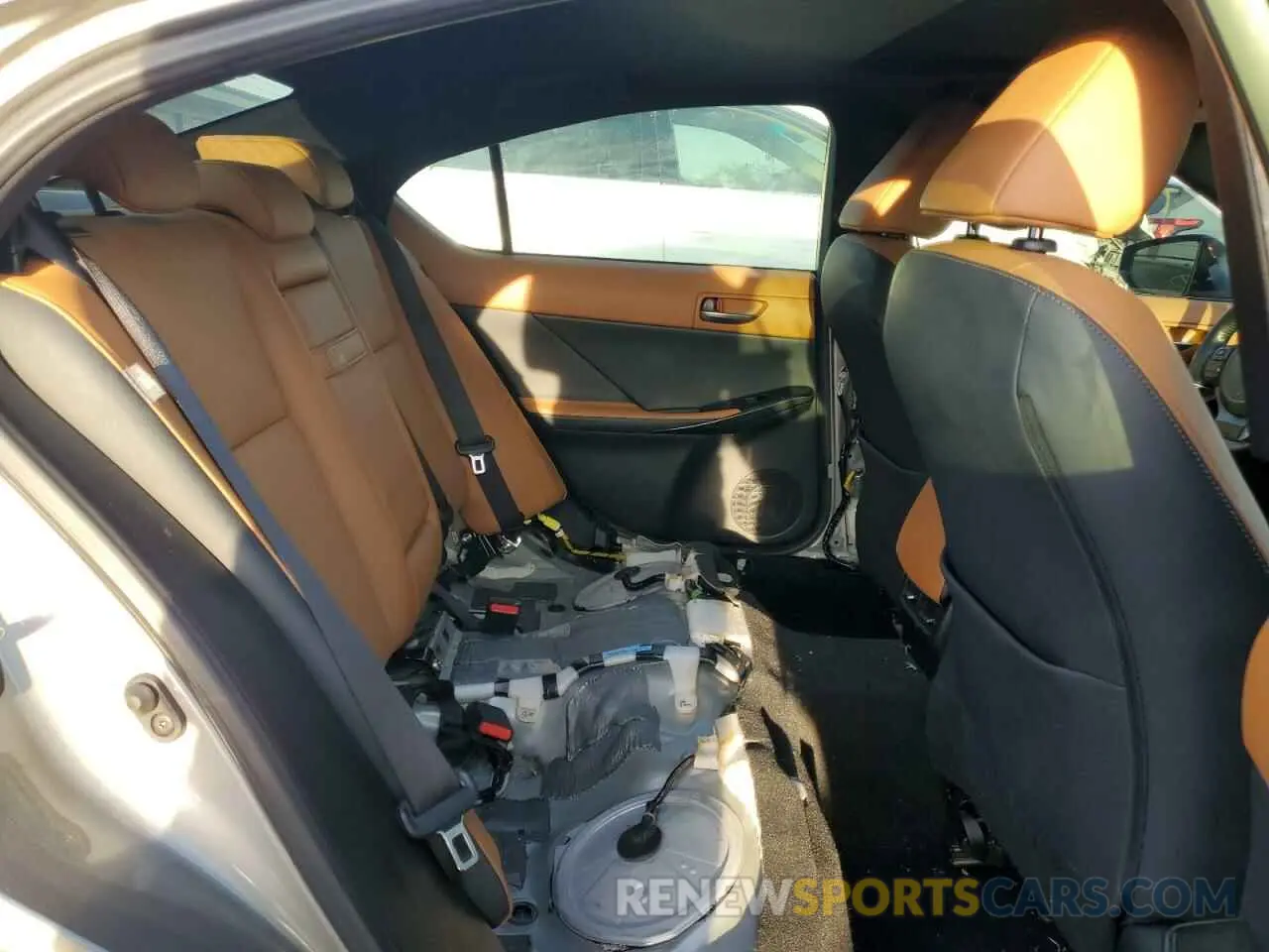 10 fotografías del automóvil dañado JTHCA1D29P5125568 LEXUS IS 2023