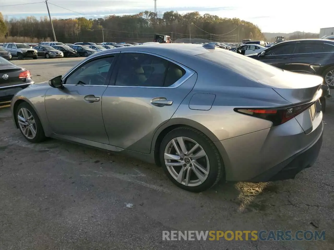 2 fotografías del automóvil dañado JTHCA1D29P5125568 LEXUS IS 2023