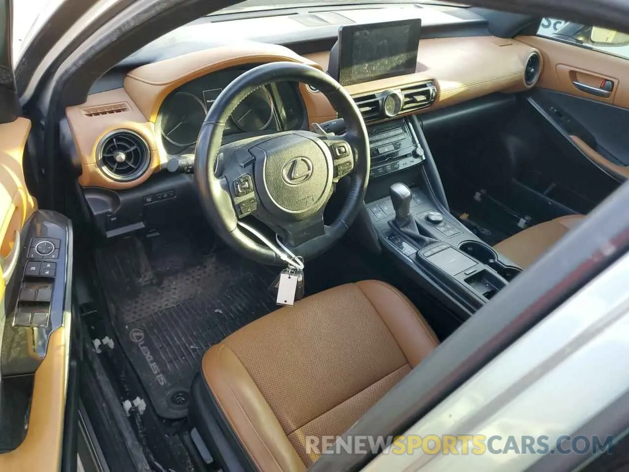 8 fotografías del automóvil dañado JTHCA1D29P5125568 LEXUS IS 2023