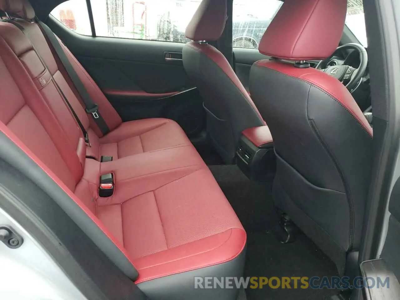 10 fotografías del automóvil dañado JTHD81F28P5051184 LEXUS IS 2023