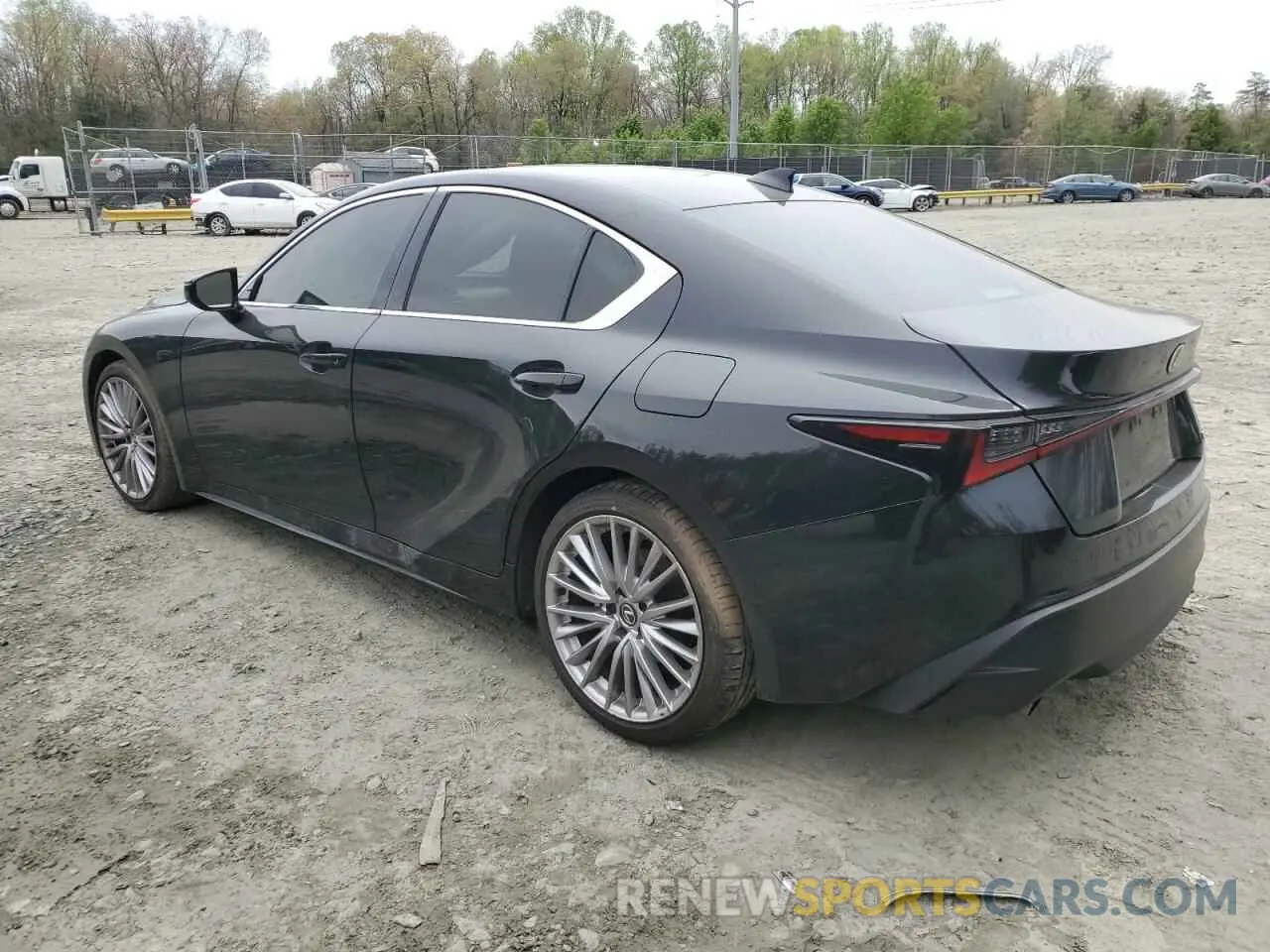 2 fotografías del automóvil dañado JTHD81F2XP5050344 LEXUS IS 2023