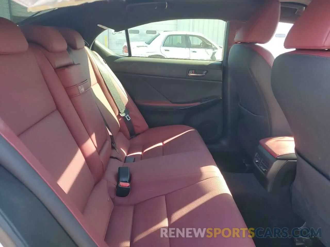 10 fotografías del automóvil dañado JTHDA1D20P5123910 LEXUS IS 2023