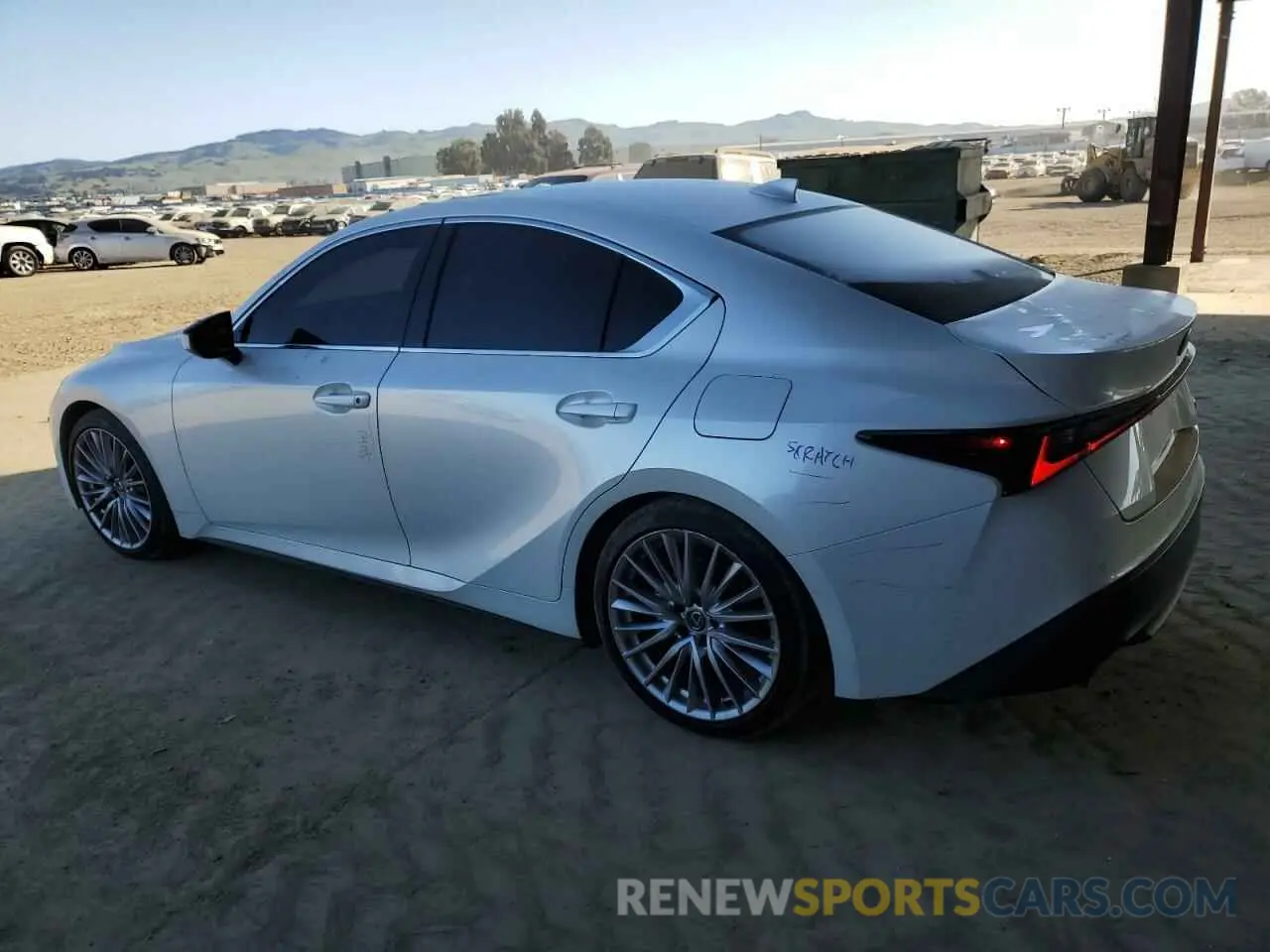 2 fotografías del automóvil dañado JTHDA1D29P5126031 LEXUS IS 2023