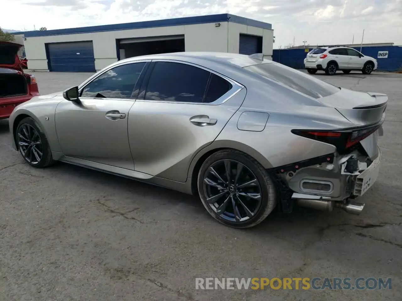 2 fotografías del automóvil dañado JTHGZ1B23P5060648 LEXUS IS 2023