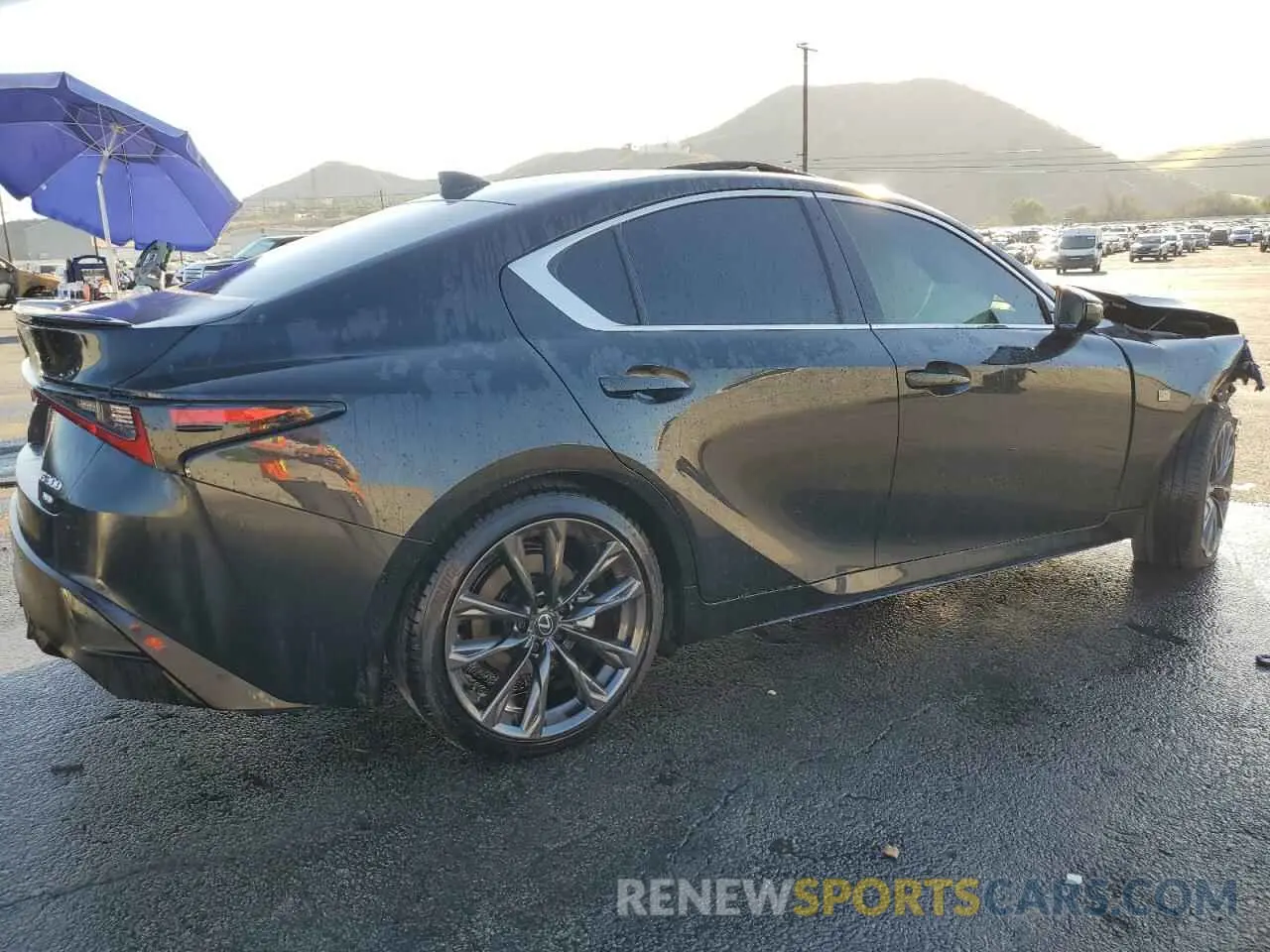 3 fotografías del automóvil dañado JTHB81F20R5053148 LEXUS IS 2024