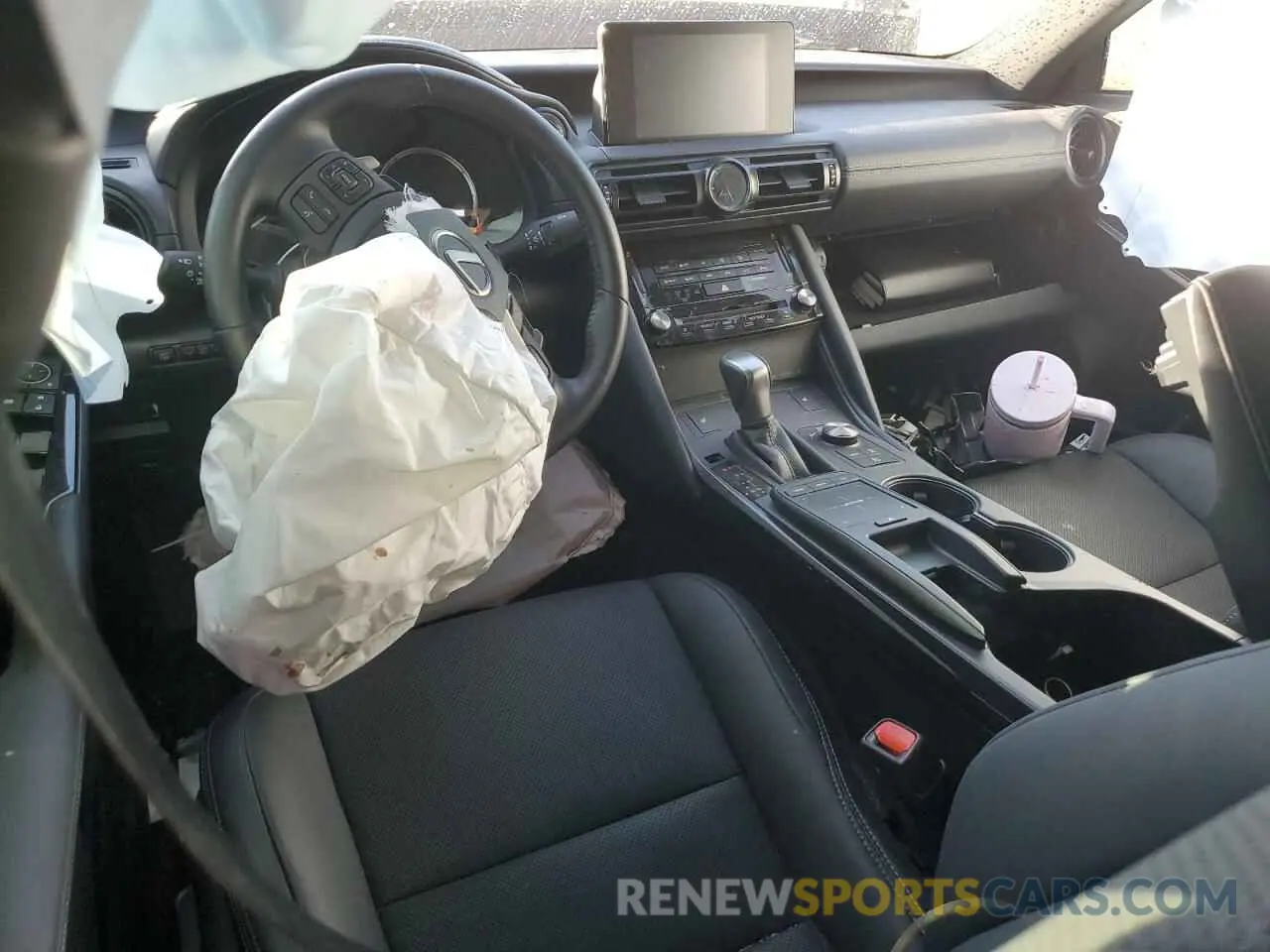 8 fotografías del automóvil dañado JTHB81F20R5053148 LEXUS IS 2024