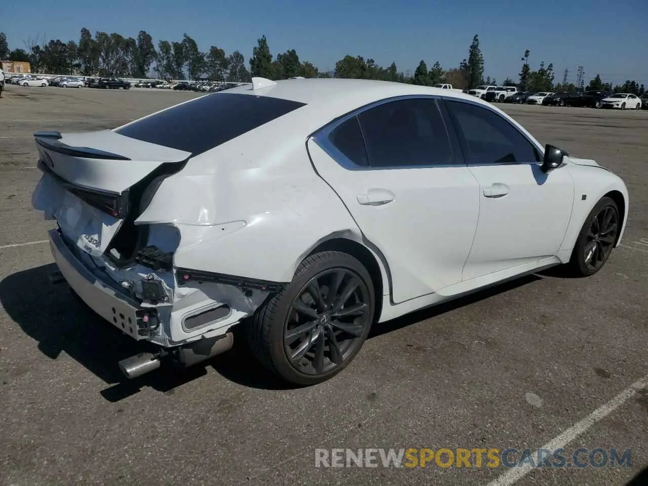 3 fotografías del automóvil dañado JTHB81F24R5054433 LEXUS IS 2024