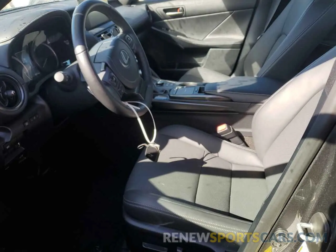 7 fotografías del automóvil dañado JTHBA1D29R5130638 LEXUS IS 2024