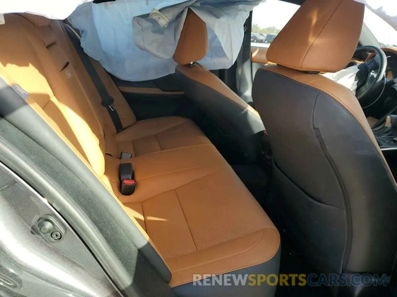 10 fotografías del automóvil dañado JTHBA1D2XR5131457 LEXUS IS 2024