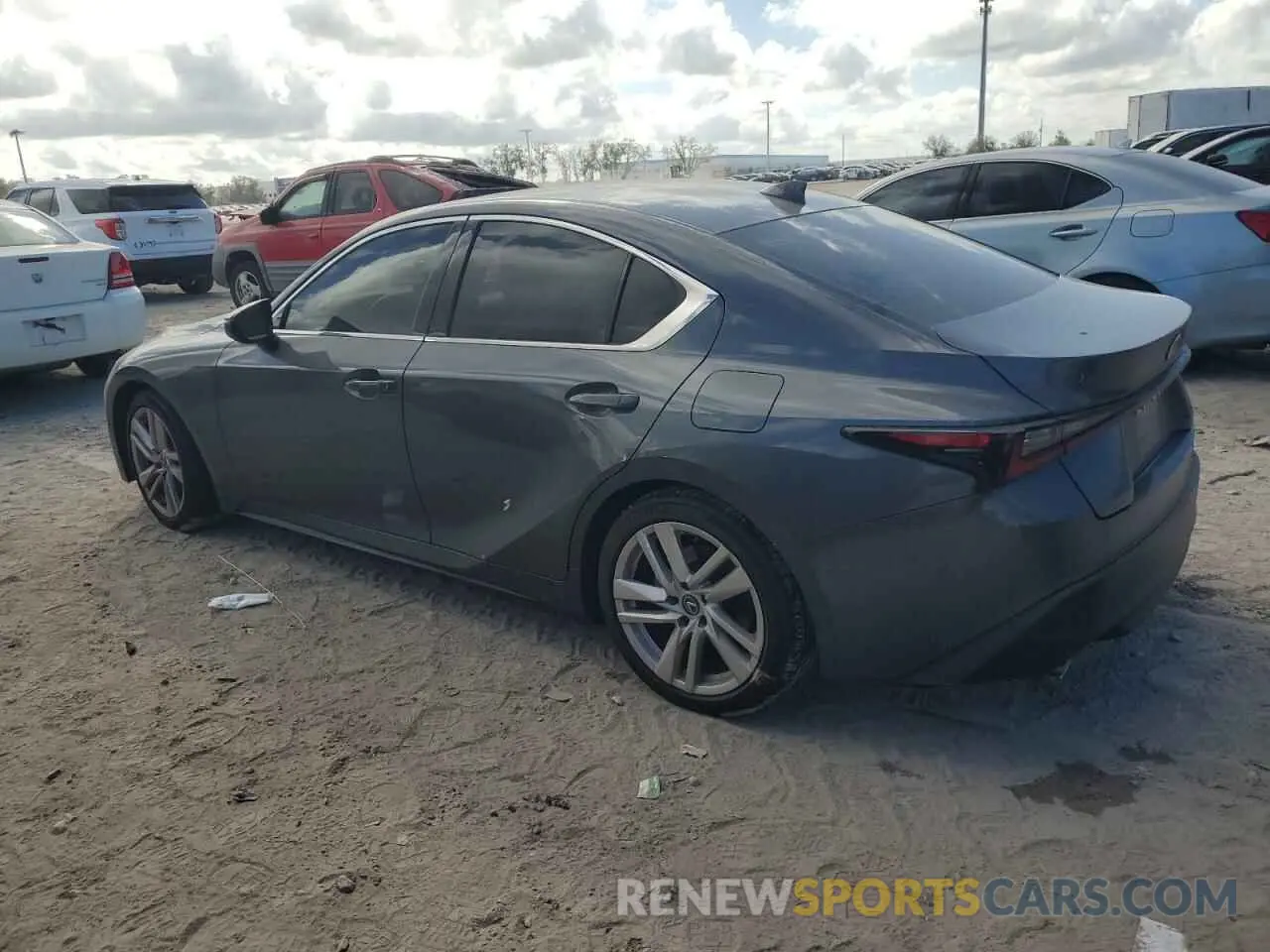 2 fotografías del automóvil dañado JTHCA1D21R5130072 LEXUS IS 2024