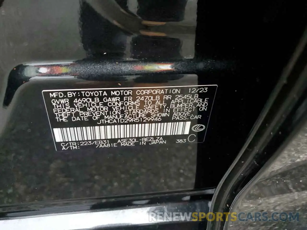12 fotografías del automóvil dañado JTHCA1D29R5129946 LEXUS IS 2024