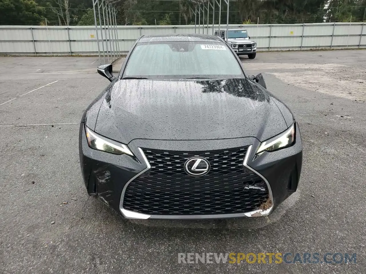 5 fotografías del automóvil dañado JTHCA1D29R5129946 LEXUS IS 2024