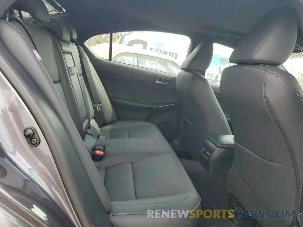 10 fotografías del automóvil dañado JTHDA1D29R5131927 LEXUS IS 2024