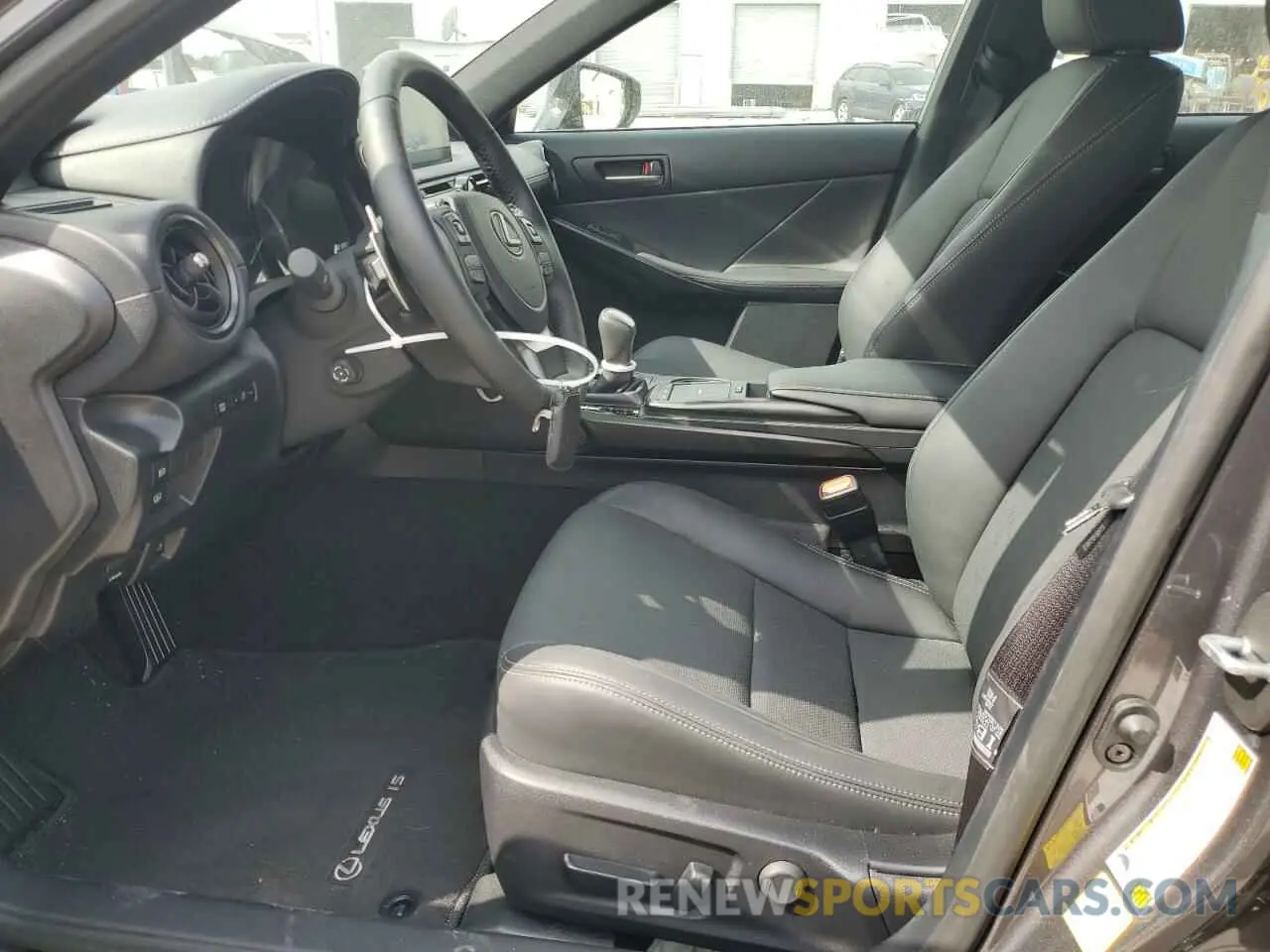 7 fotografías del automóvil dañado JTHDA1D29R5131927 LEXUS IS 2024