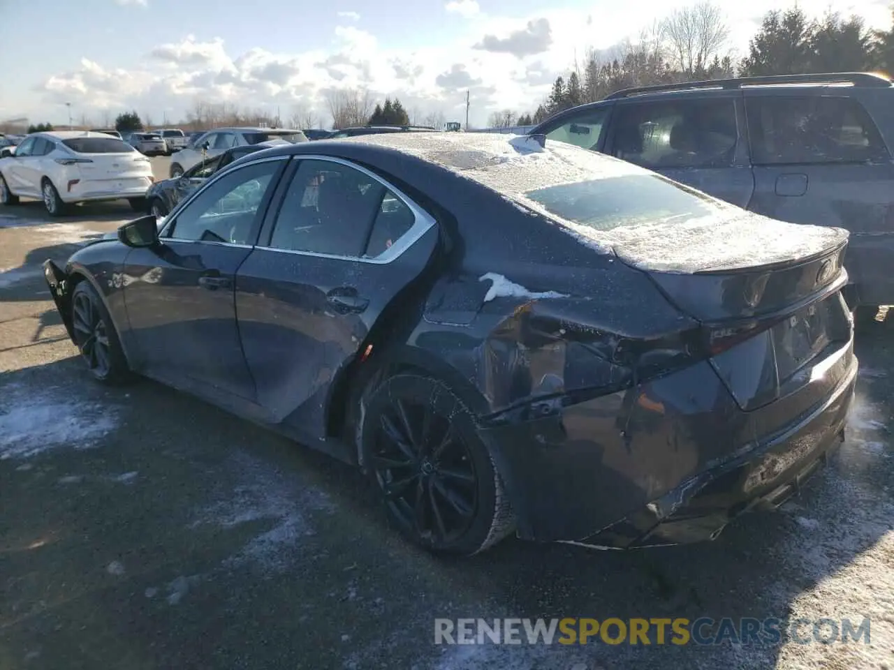 2 fotografías del automóvil dañado JTHG81F2XR5054393 LEXUS IS 2024