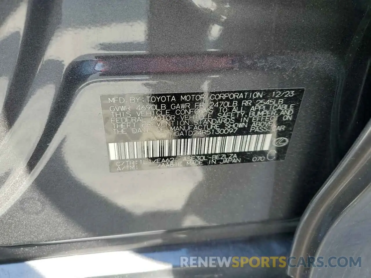 12 fotografías del automóvil dañado JTHGA1D24R5130097 LEXUS IS 2024