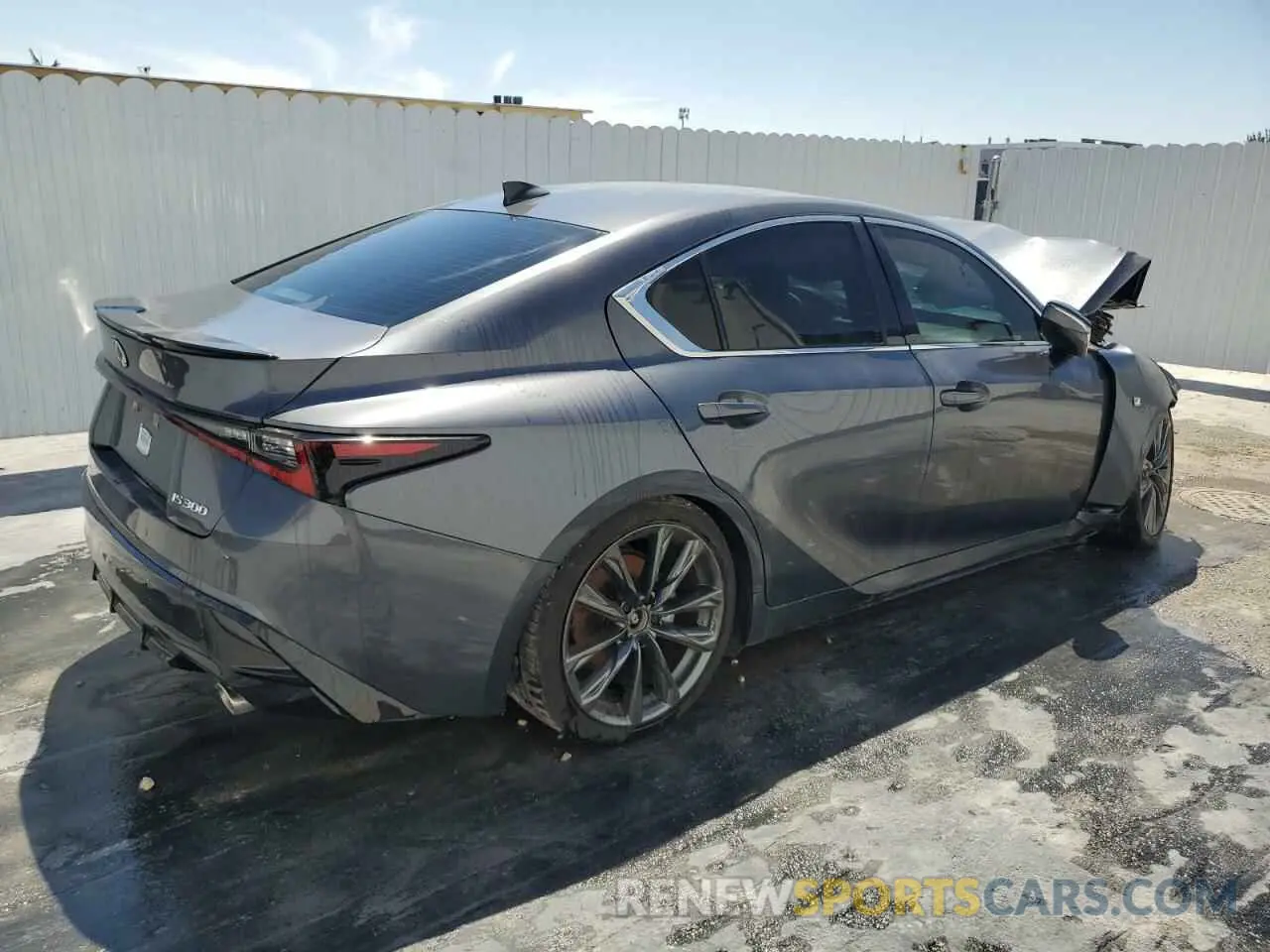 3 fotografías del automóvil dañado JTHGA1D24R5130097 LEXUS IS 2024