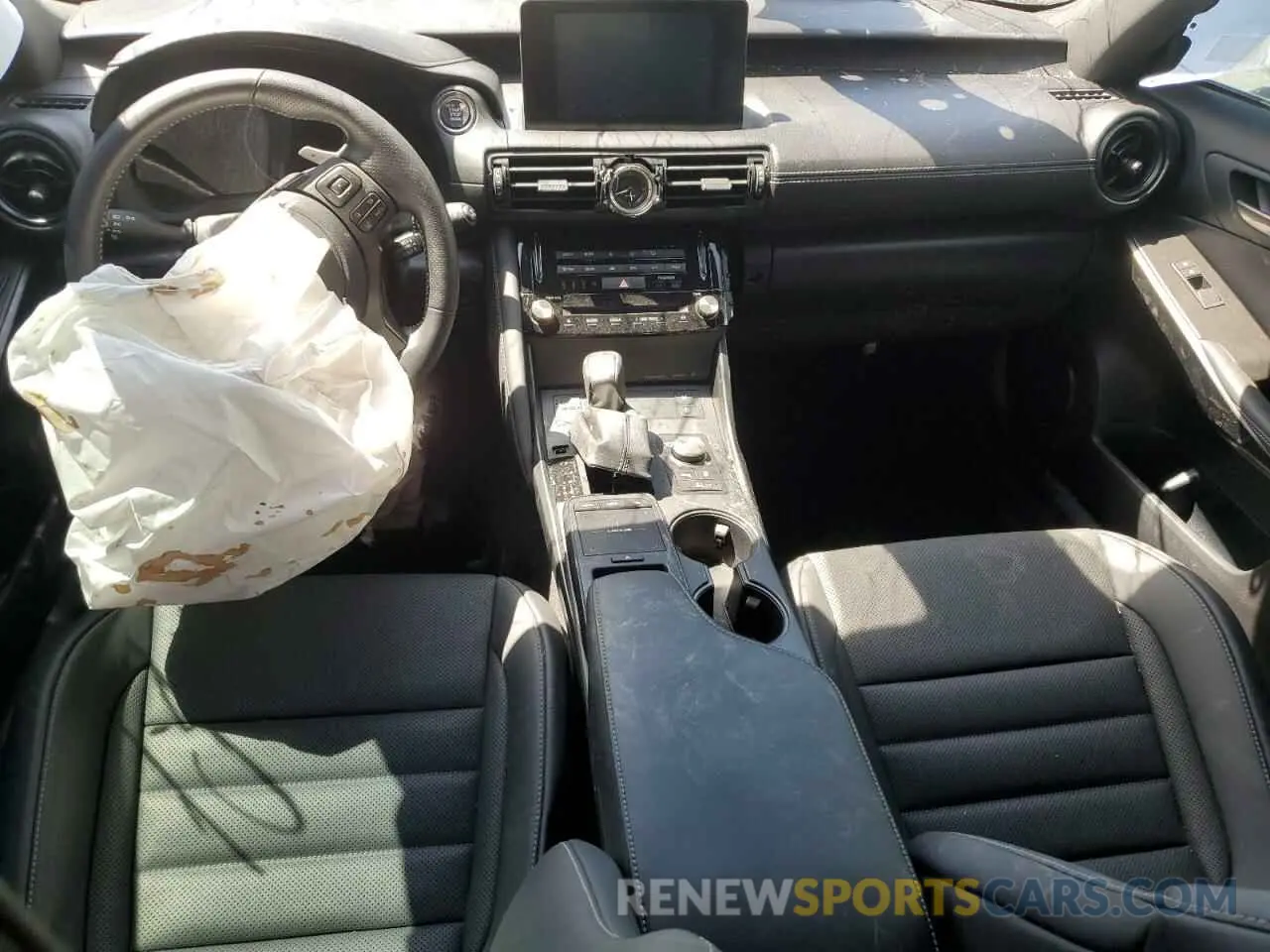 8 fotografías del automóvil dañado JTHGA1D24R5130097 LEXUS IS 2024
