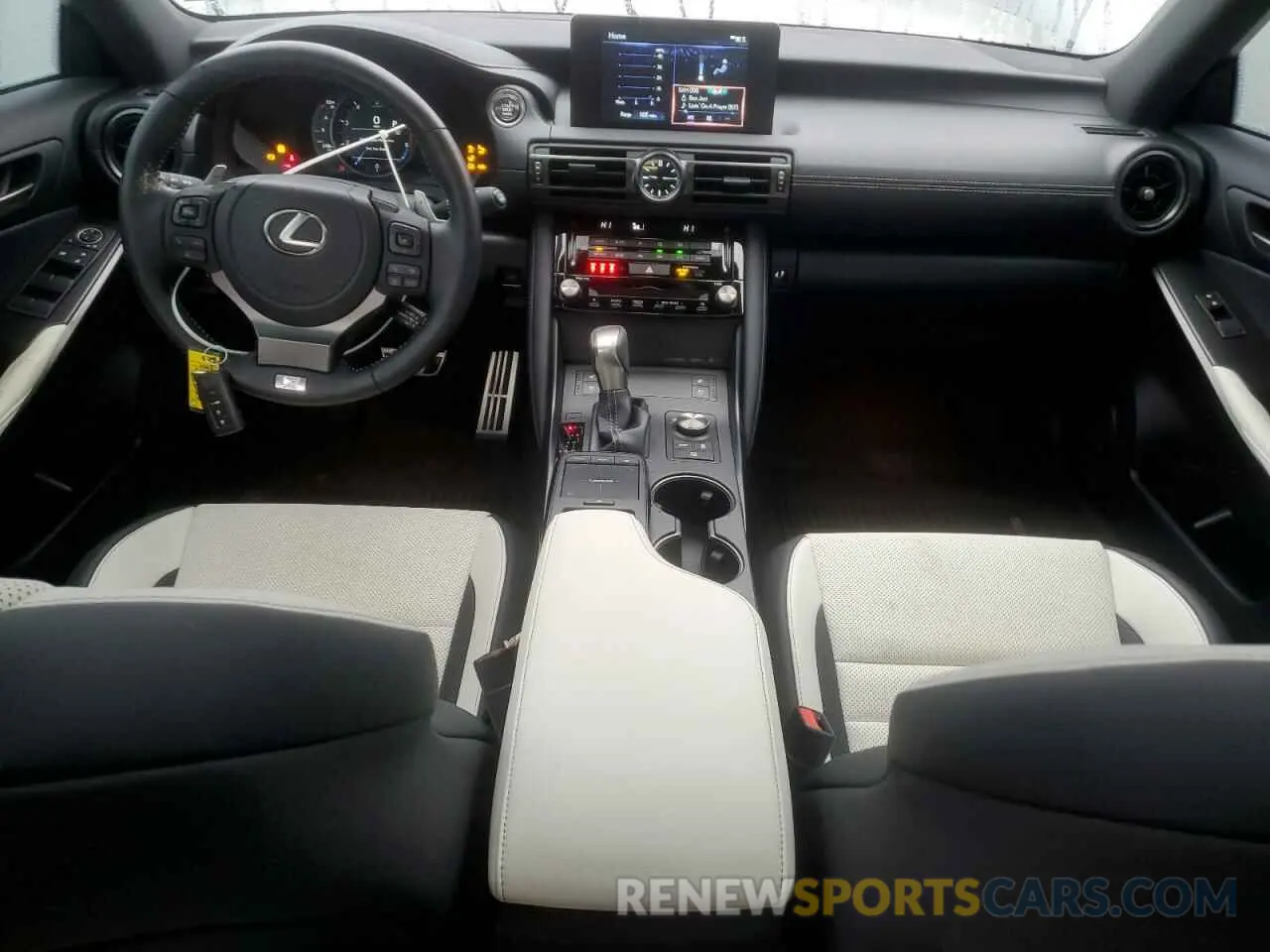 8 fotografías del automóvil dañado JTHGA1D28R5131043 LEXUS IS 2024