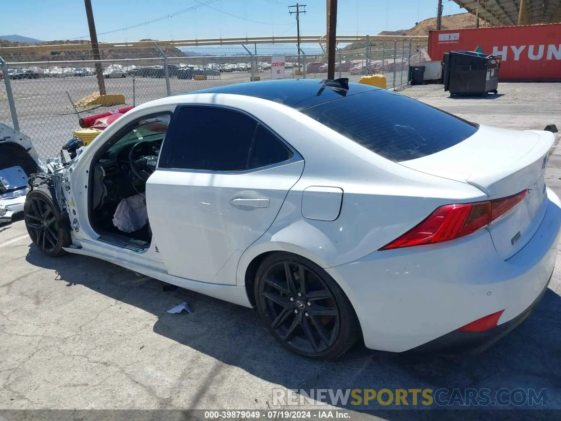 15 fotografías del automóvil dañado JTHBA1D23J5077701 LEXUS IS 300 2018