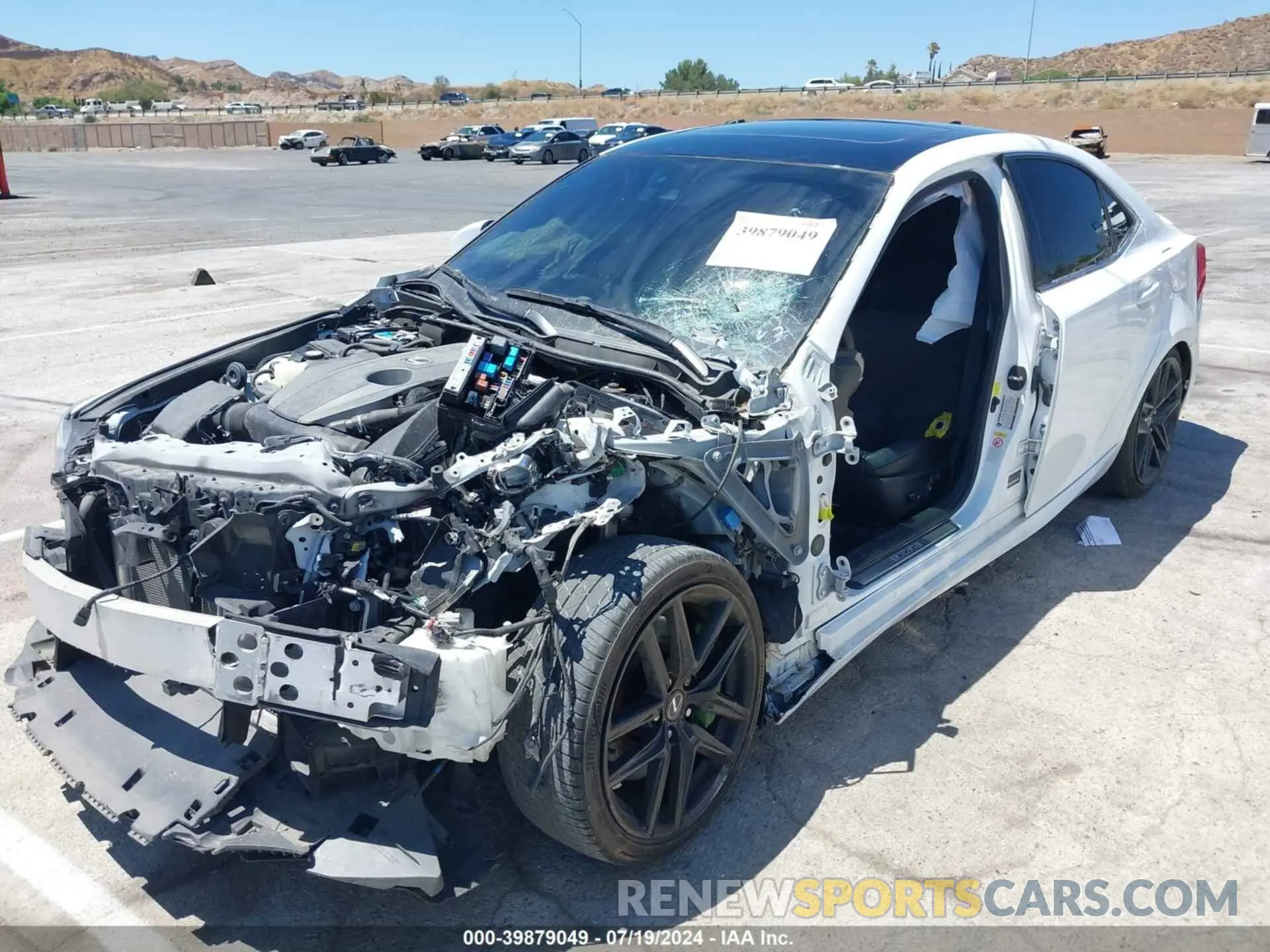 2 fotografías del automóvil dañado JTHBA1D23J5077701 LEXUS IS 300 2018