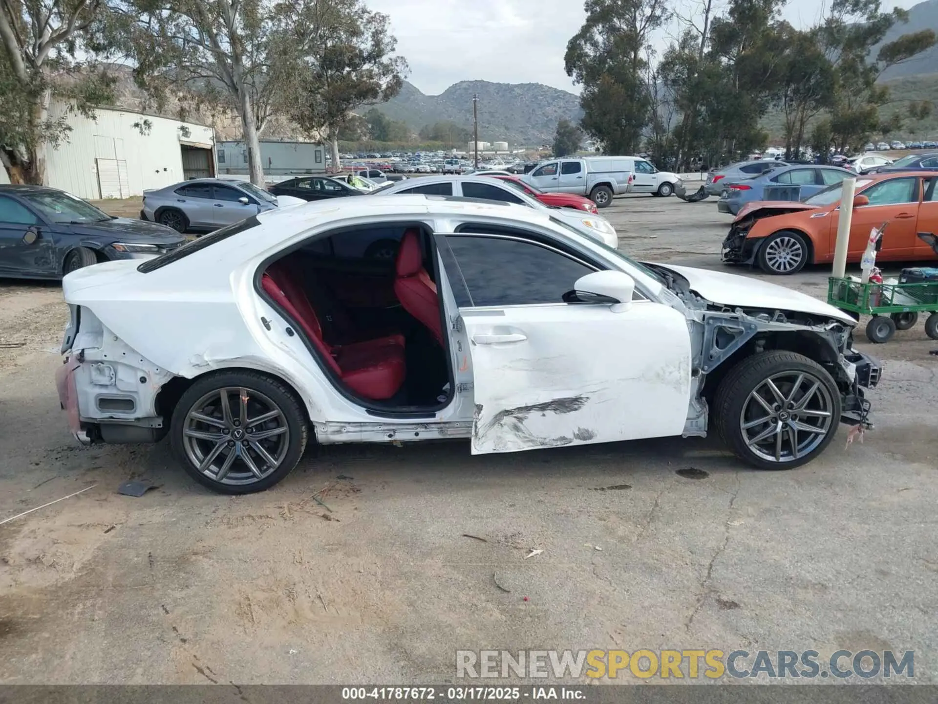 14 fotografías del automóvil dañado JTHBA1D20K5085529 LEXUS IS 300 2019