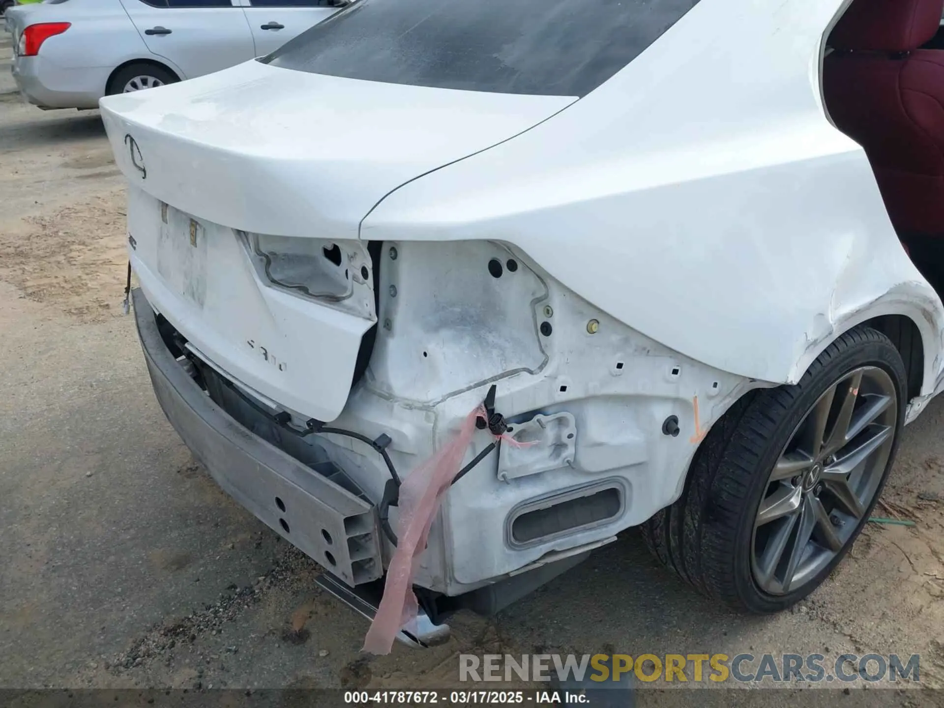 20 fotografías del automóvil dañado JTHBA1D20K5085529 LEXUS IS 300 2019