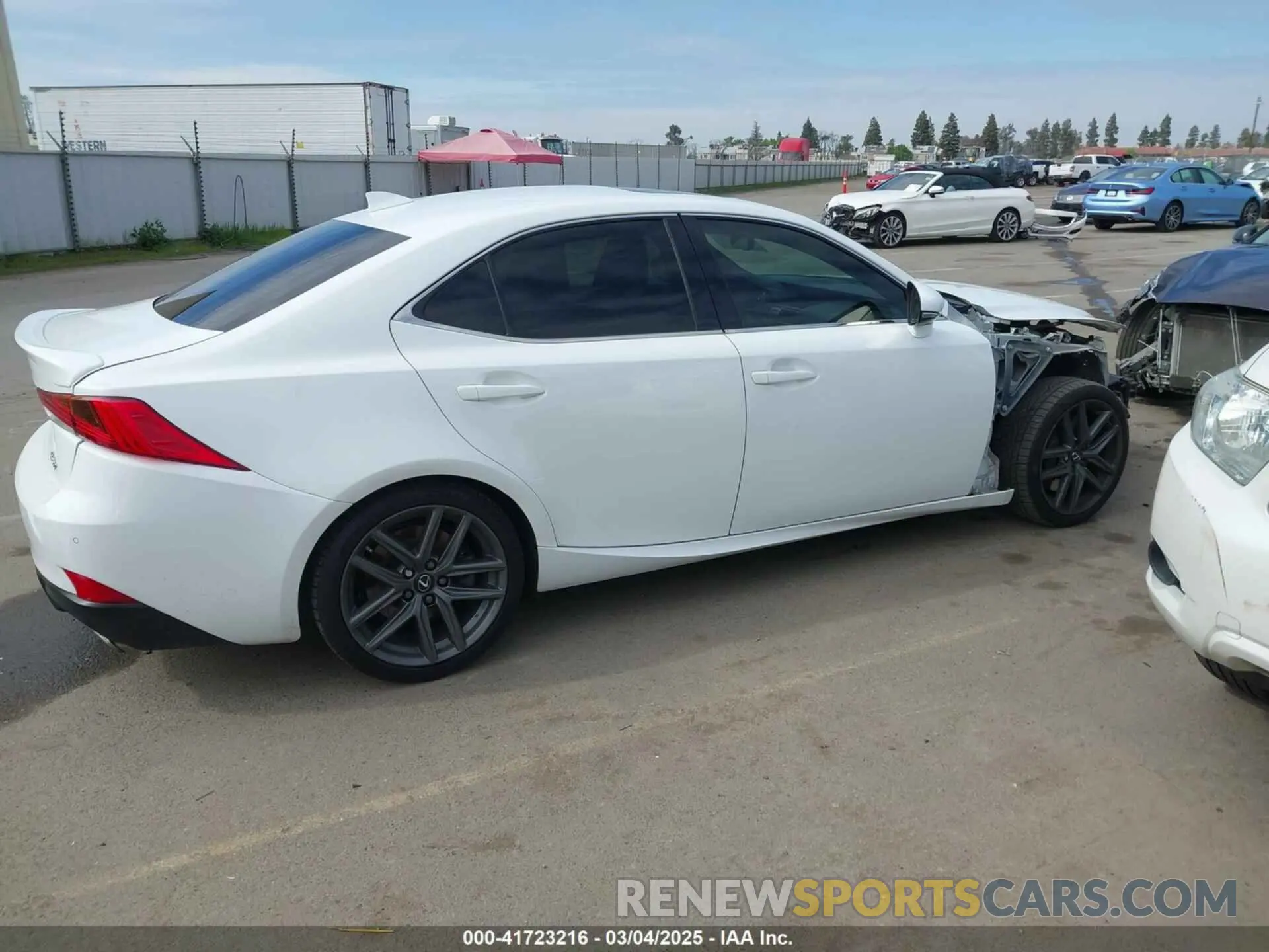 14 fotografías del automóvil dañado JTHBA1D20K5096708 LEXUS IS 300 2019