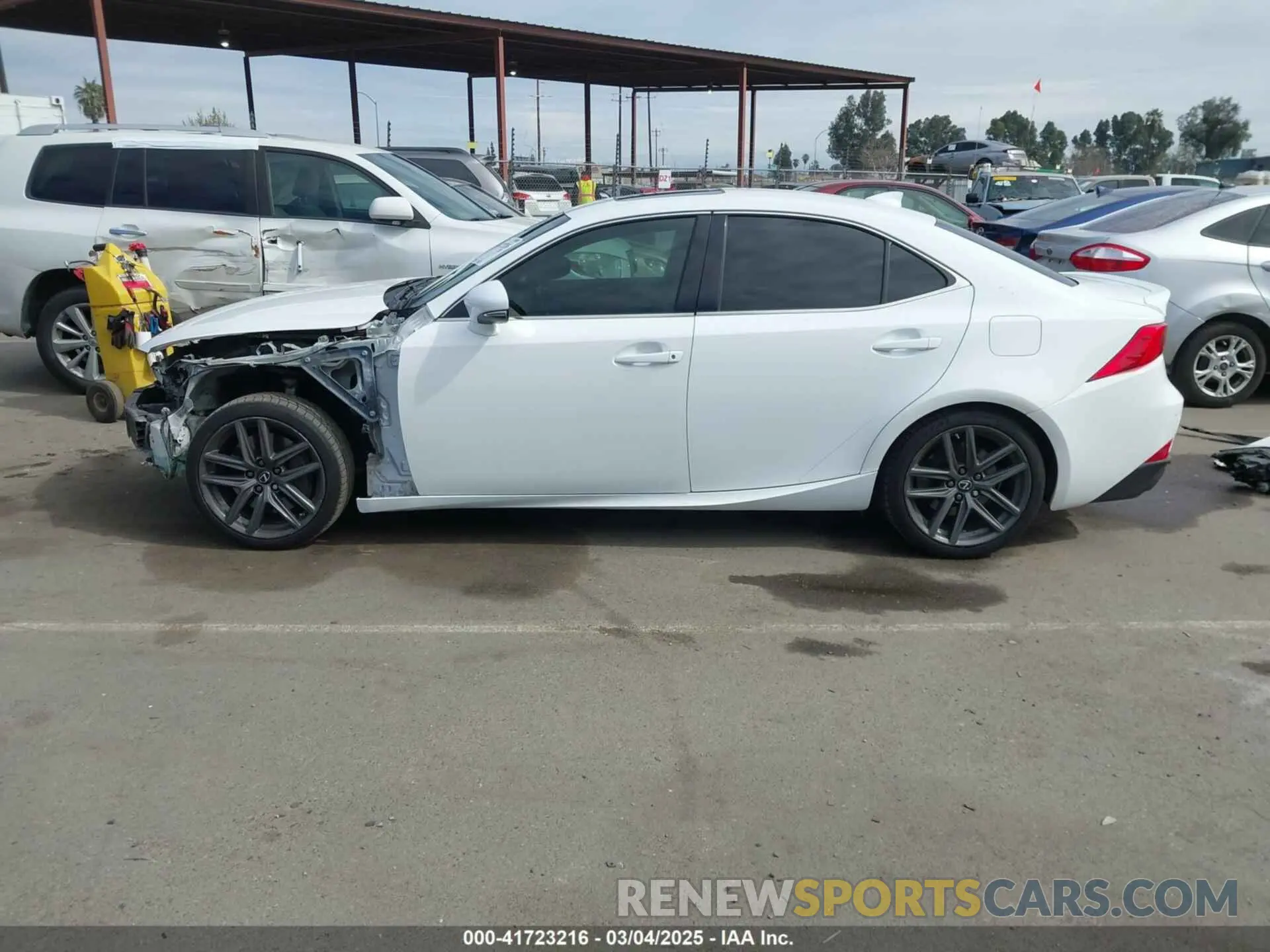 15 fotografías del automóvil dañado JTHBA1D20K5096708 LEXUS IS 300 2019