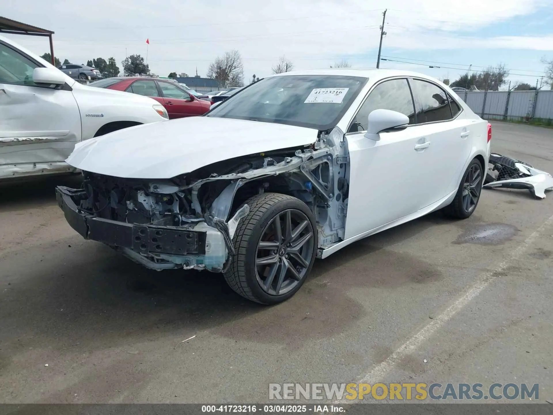 2 fotografías del automóvil dañado JTHBA1D20K5096708 LEXUS IS 300 2019