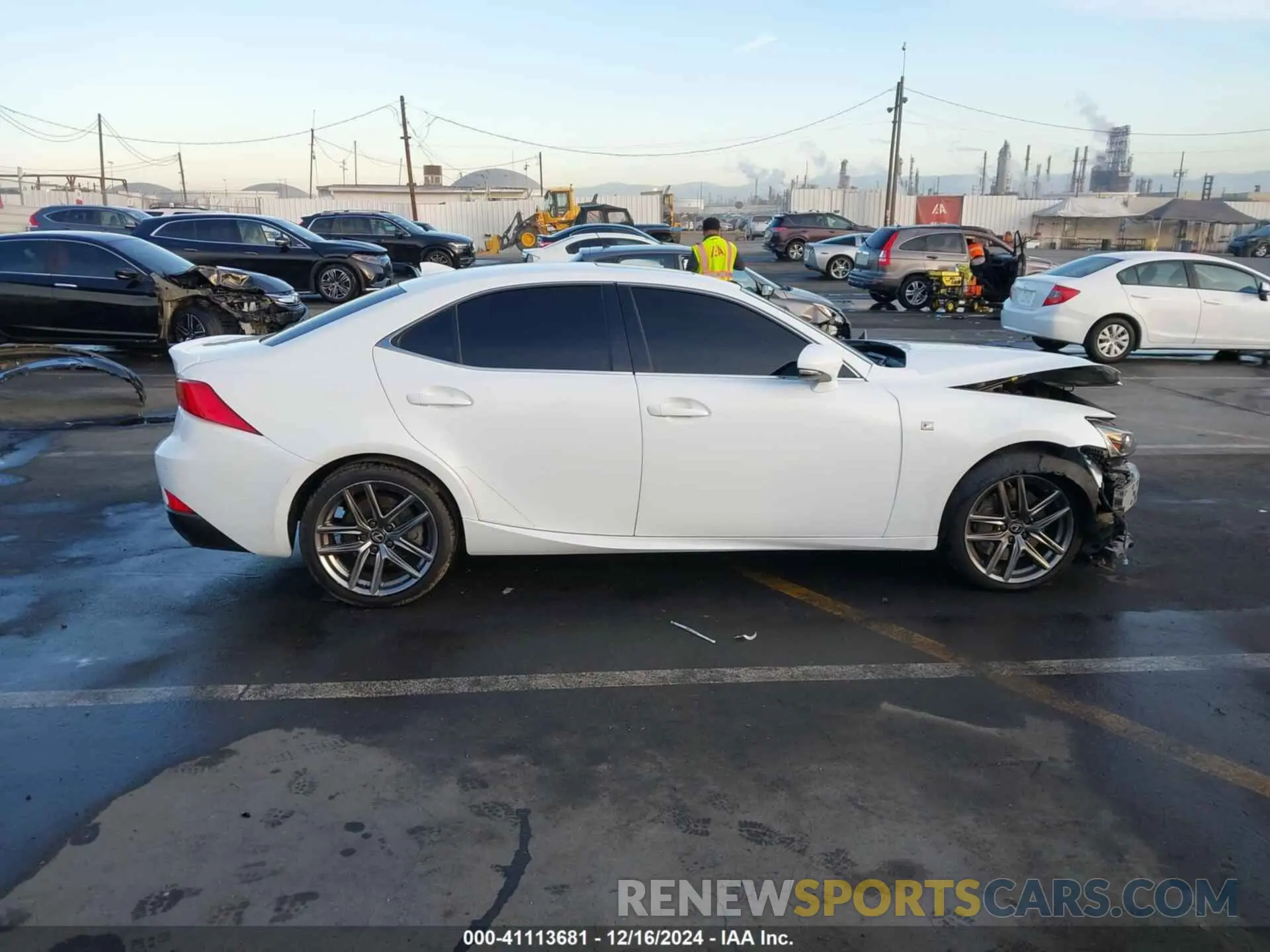 14 fotografías del automóvil dañado JTHBA1D21K5090142 LEXUS IS 300 2019