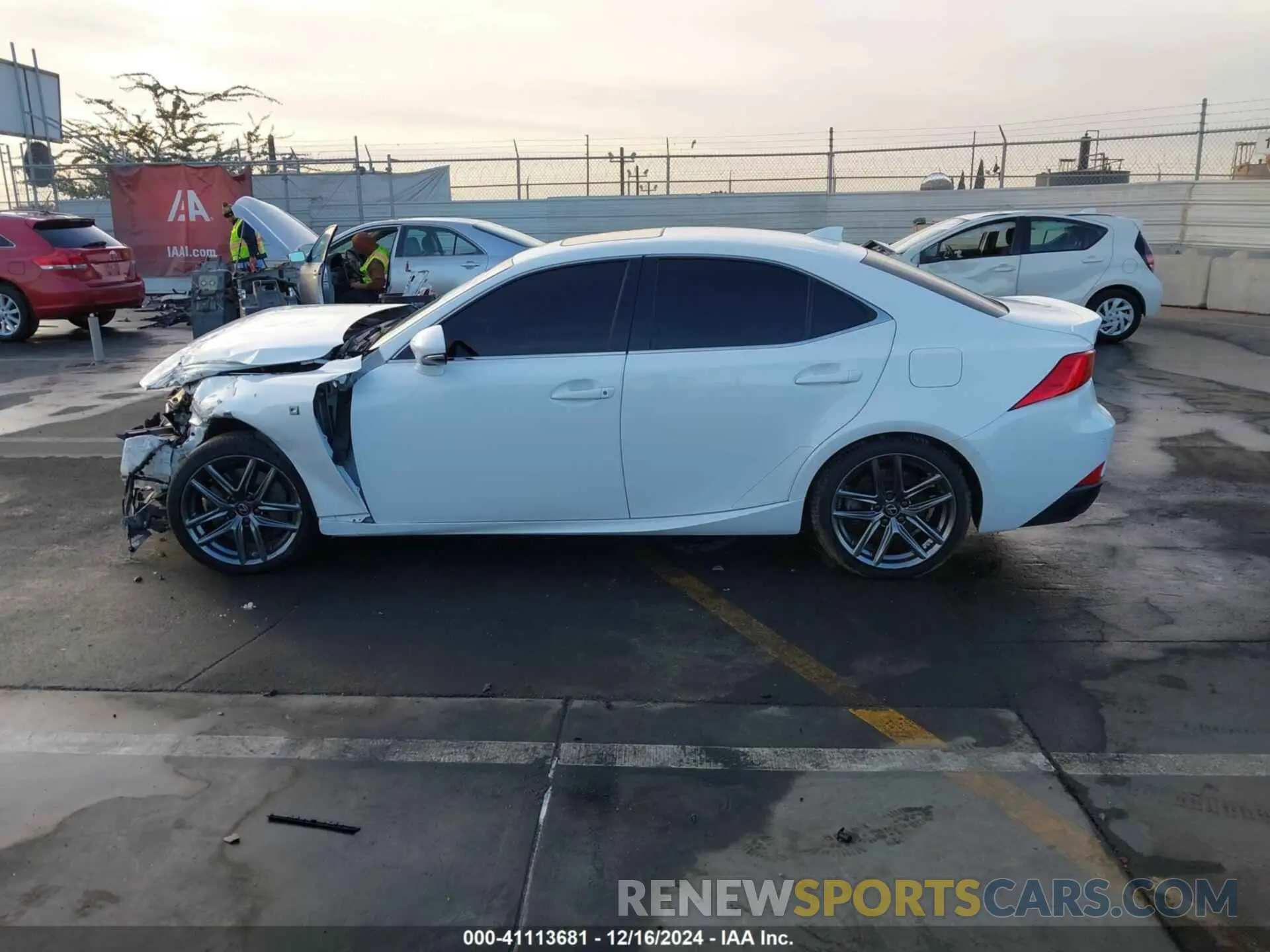 15 fotografías del automóvil dañado JTHBA1D21K5090142 LEXUS IS 300 2019