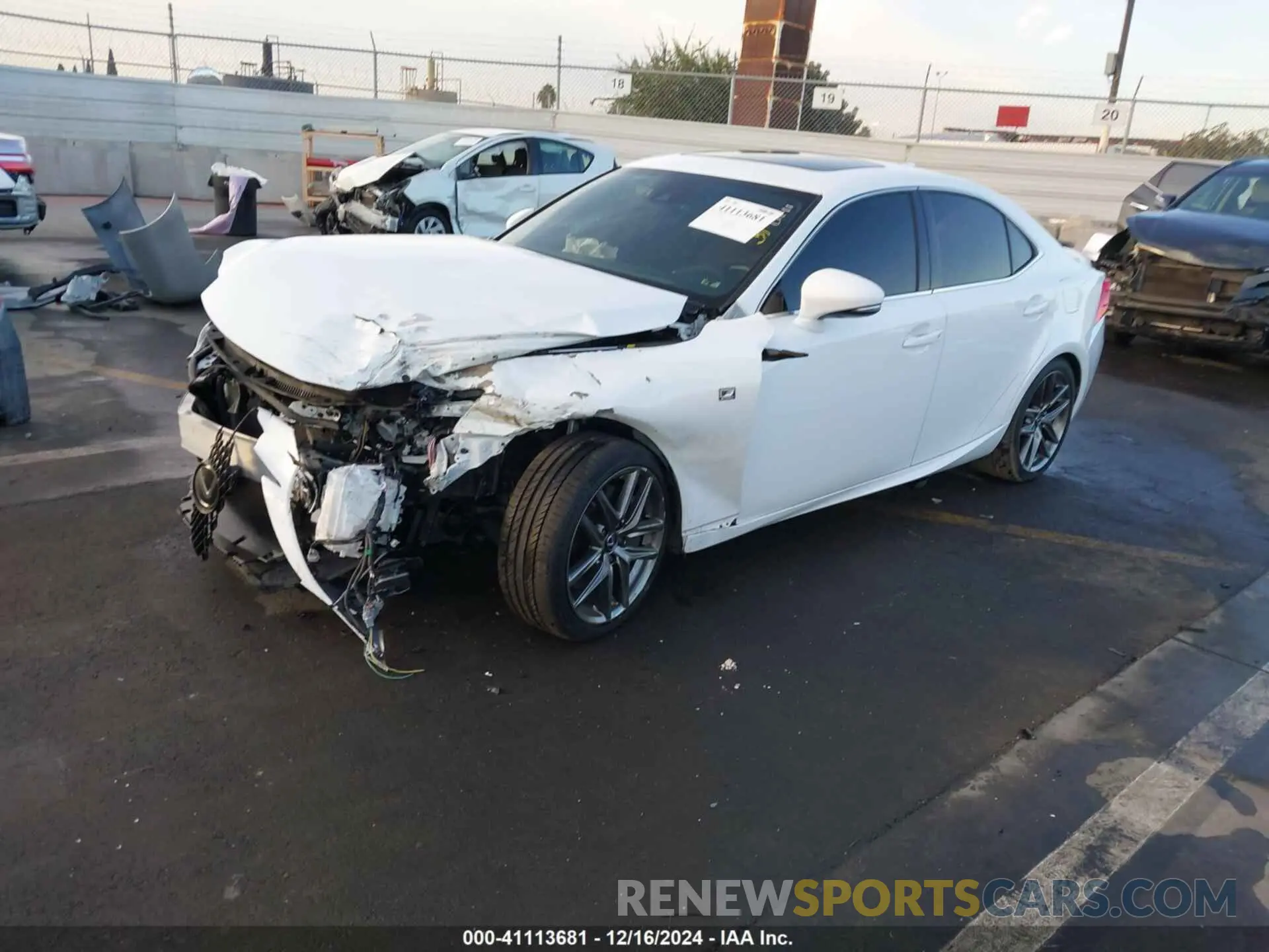 2 fotografías del automóvil dañado JTHBA1D21K5090142 LEXUS IS 300 2019