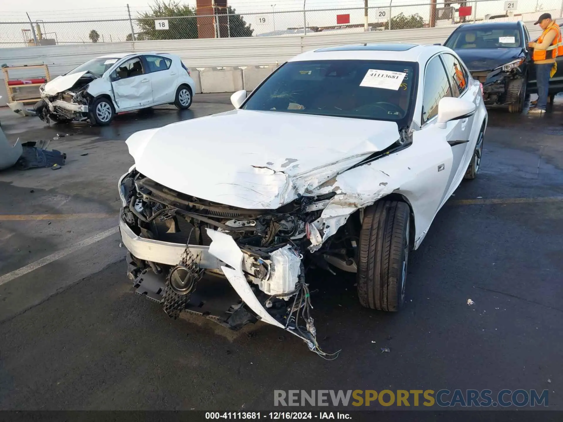 6 fotografías del automóvil dañado JTHBA1D21K5090142 LEXUS IS 300 2019