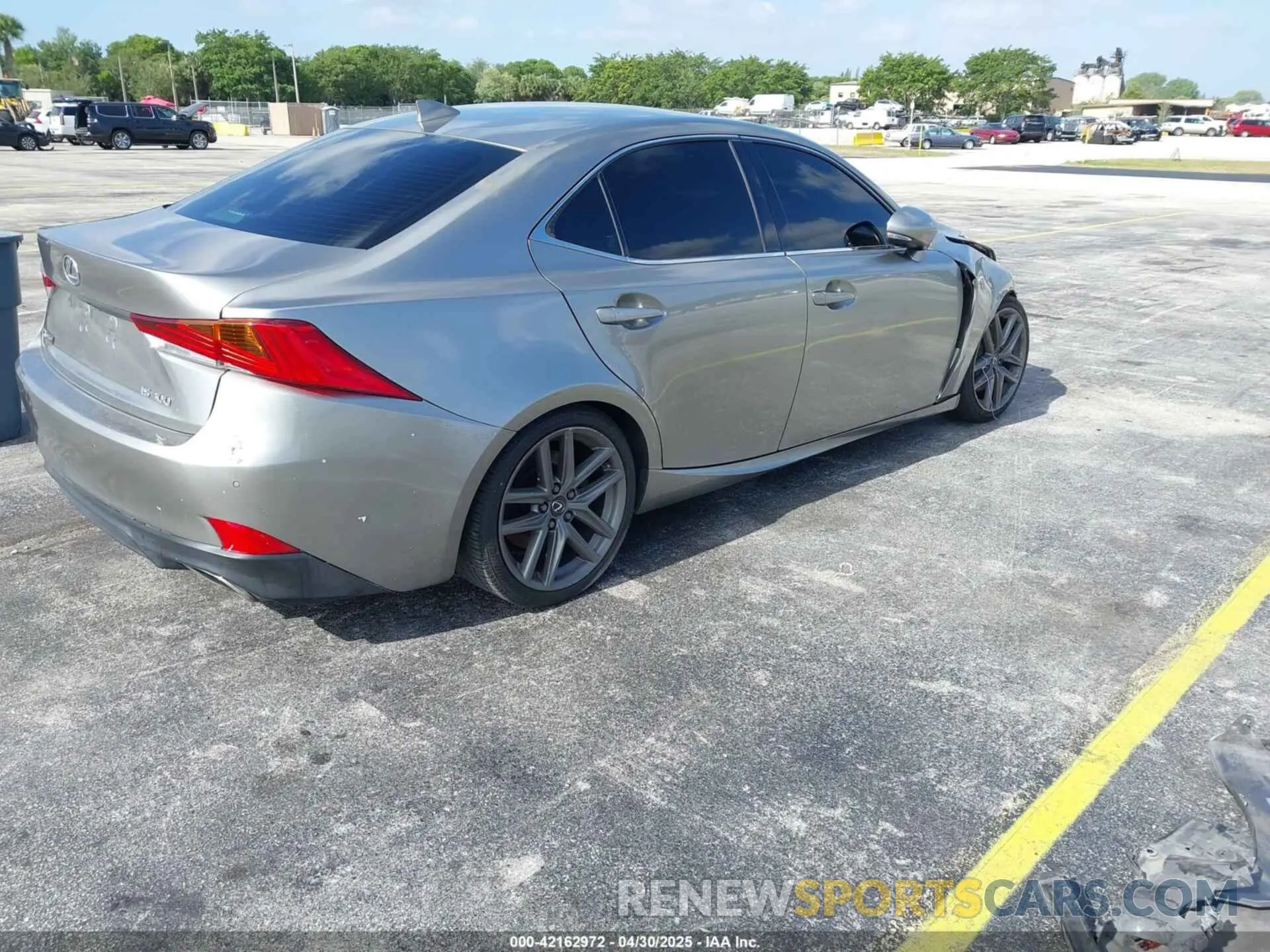 4 fotografías del automóvil dañado JTHBA1D23K5093351 LEXUS IS 300 2019