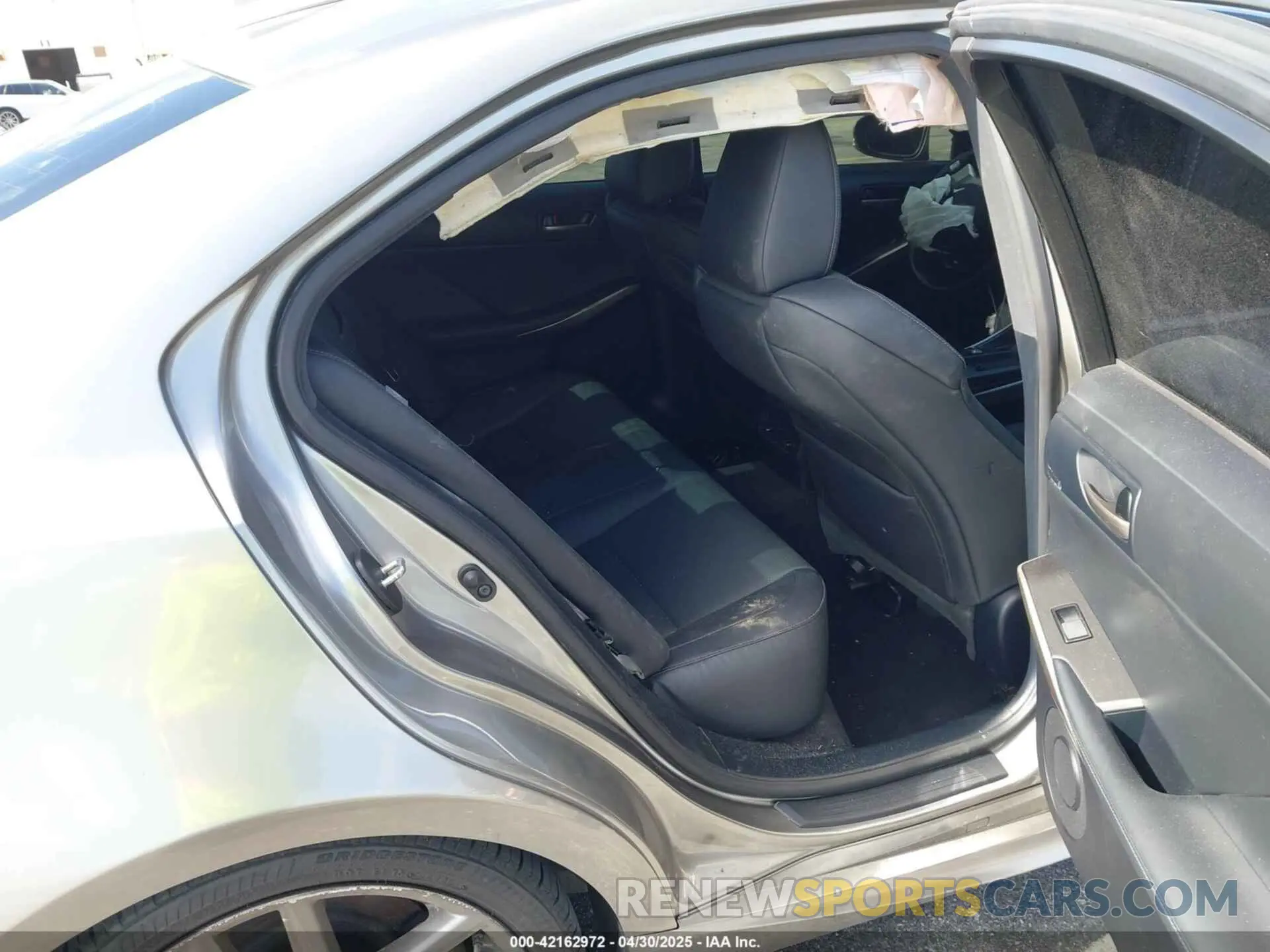 8 fotografías del automóvil dañado JTHBA1D23K5093351 LEXUS IS 300 2019