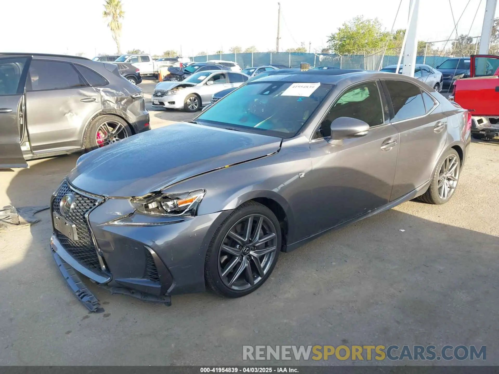 2 fotografías del automóvil dañado JTHBA1D23K5095990 LEXUS IS 300 2019